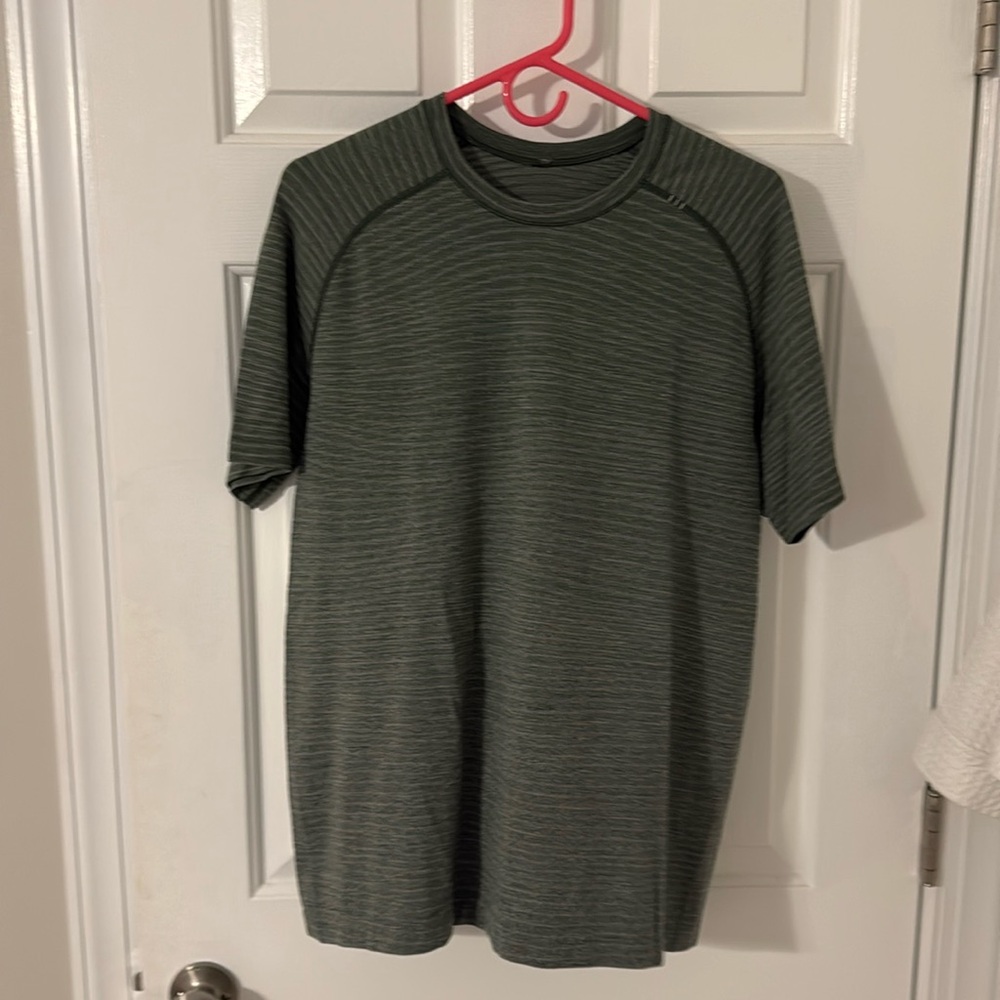 Lululemon metal vent tech tee